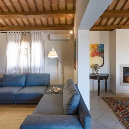 Tangi Villa Buseto Superiore