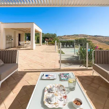 Tangi Vila